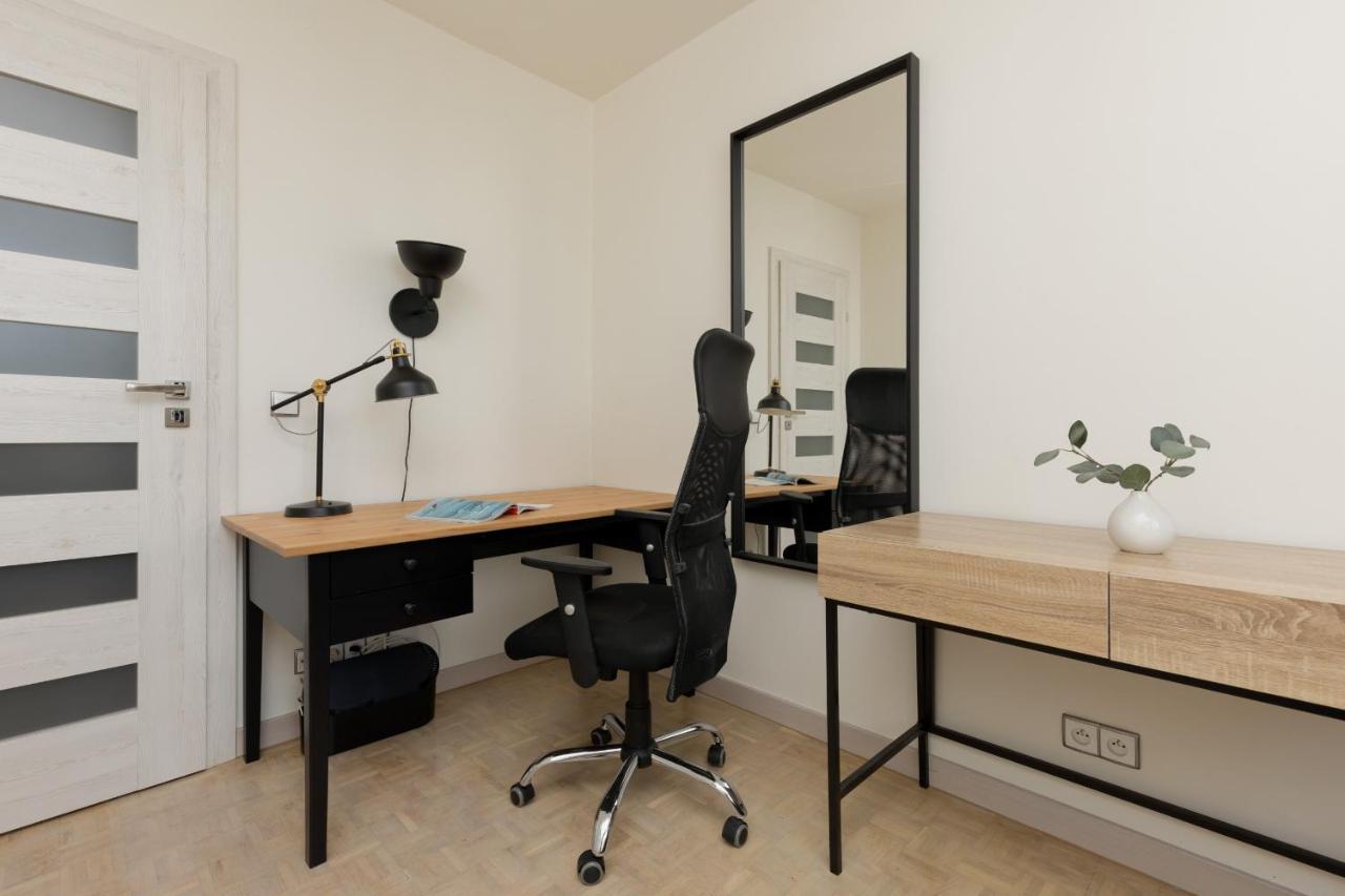 City View With 2 Bedrooms & Ac By Renters