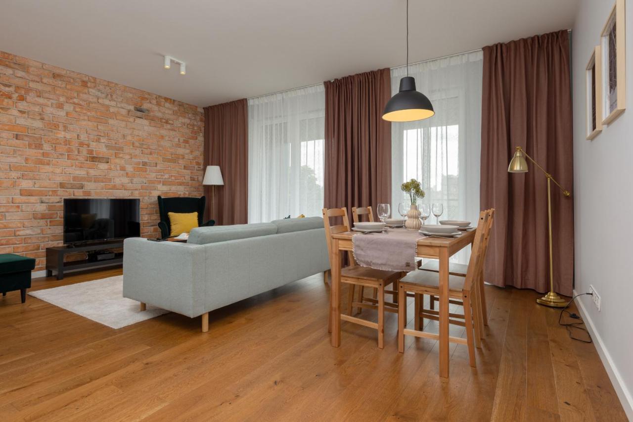Modern Stalowa 2 Bedrooms & Parking By Renters Apartment *