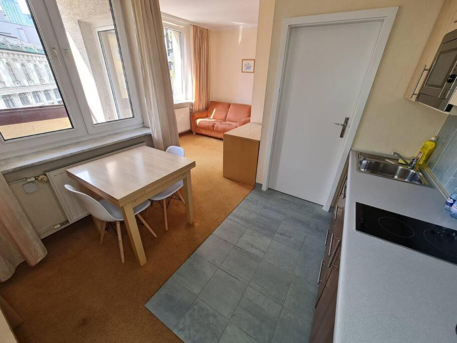 Apartment 10q - Z6 305 Warsaw