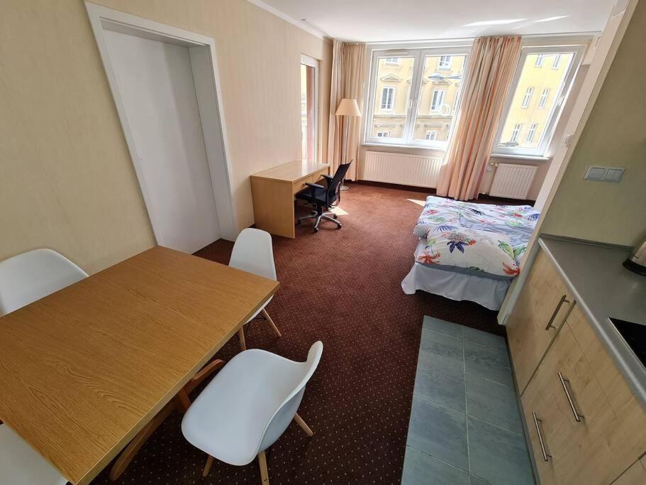 Apartamento 10q - Z6 201 *