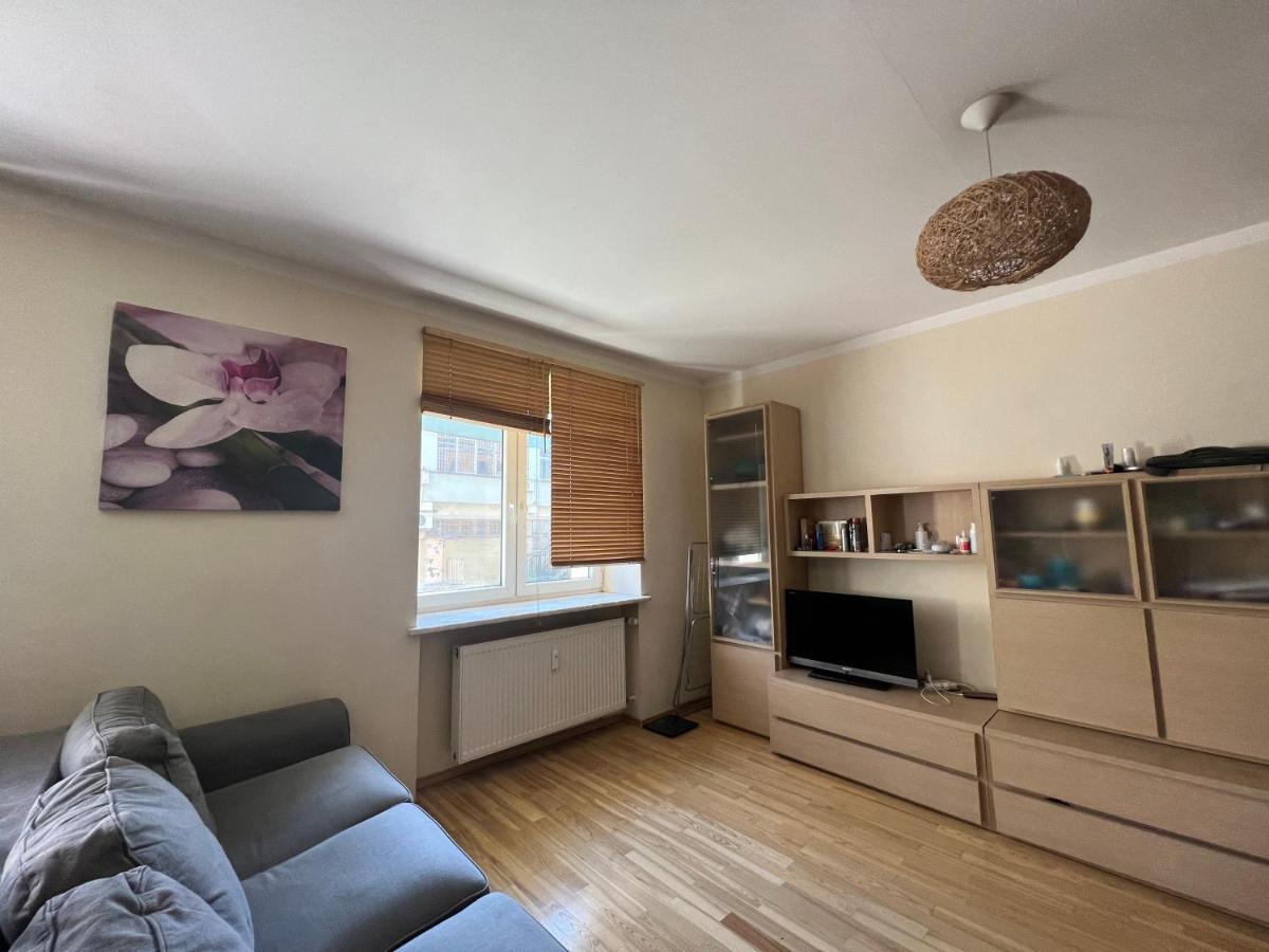 Entire Studio Flat Apartment *