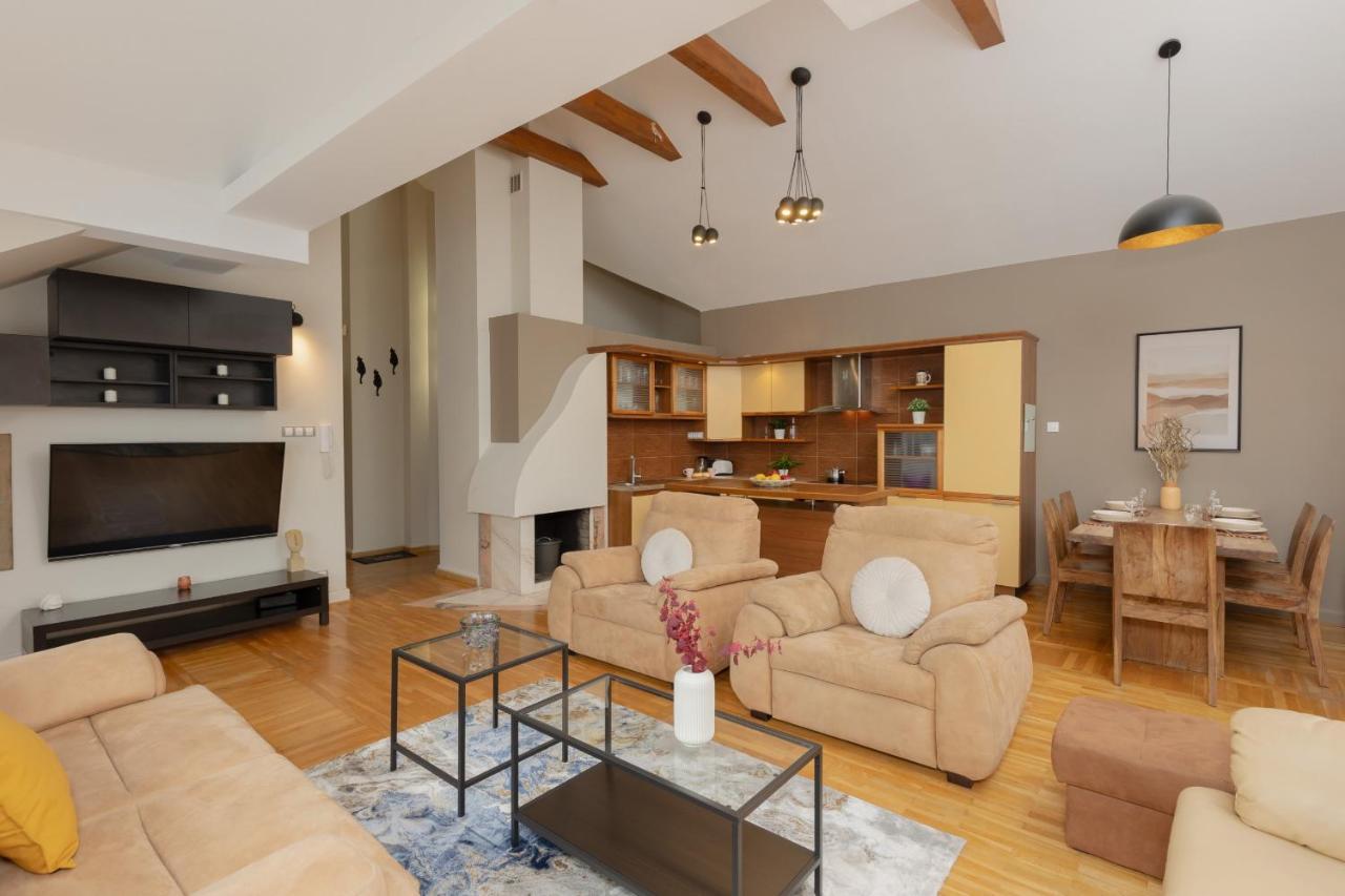 Apartamento Spacious For 8 Guests Near Metro Natolin By Renters *