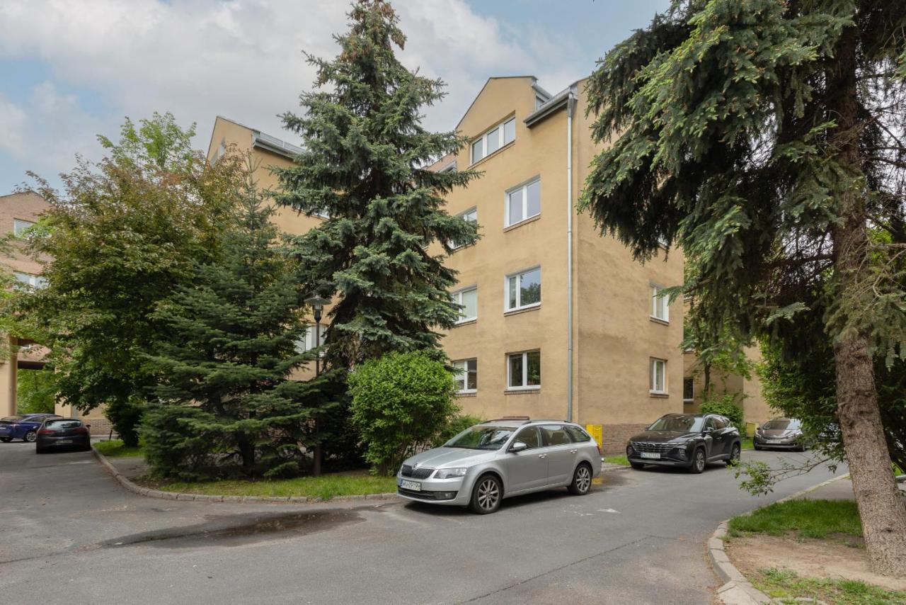 Spacious For 8 Guests Near Metro Natolin By Renters Apartamento Varsóvia