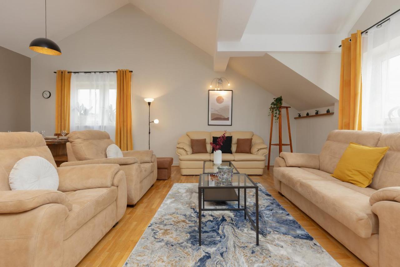 Spacious For 8 Guests Near Metro Natolin By Renters Apartamento Varsóvia