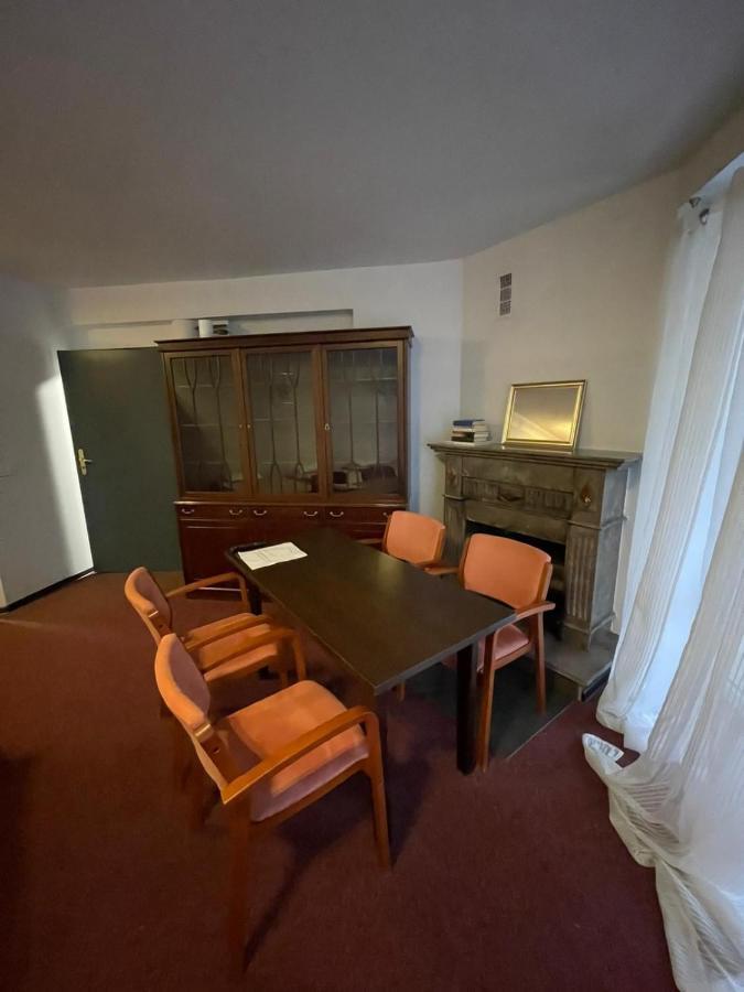 Kaskada Lomianska 33 Homestay Warsaw