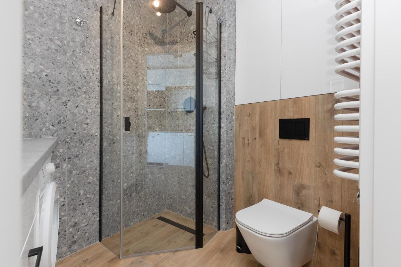 Business Kasprzaka With Parking By Renters * Warsaw