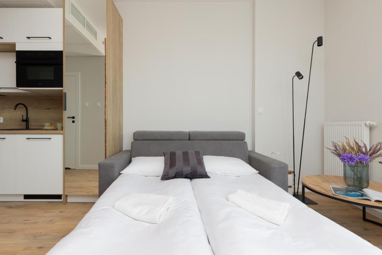 Business Kasprzaka With Parking By Renters