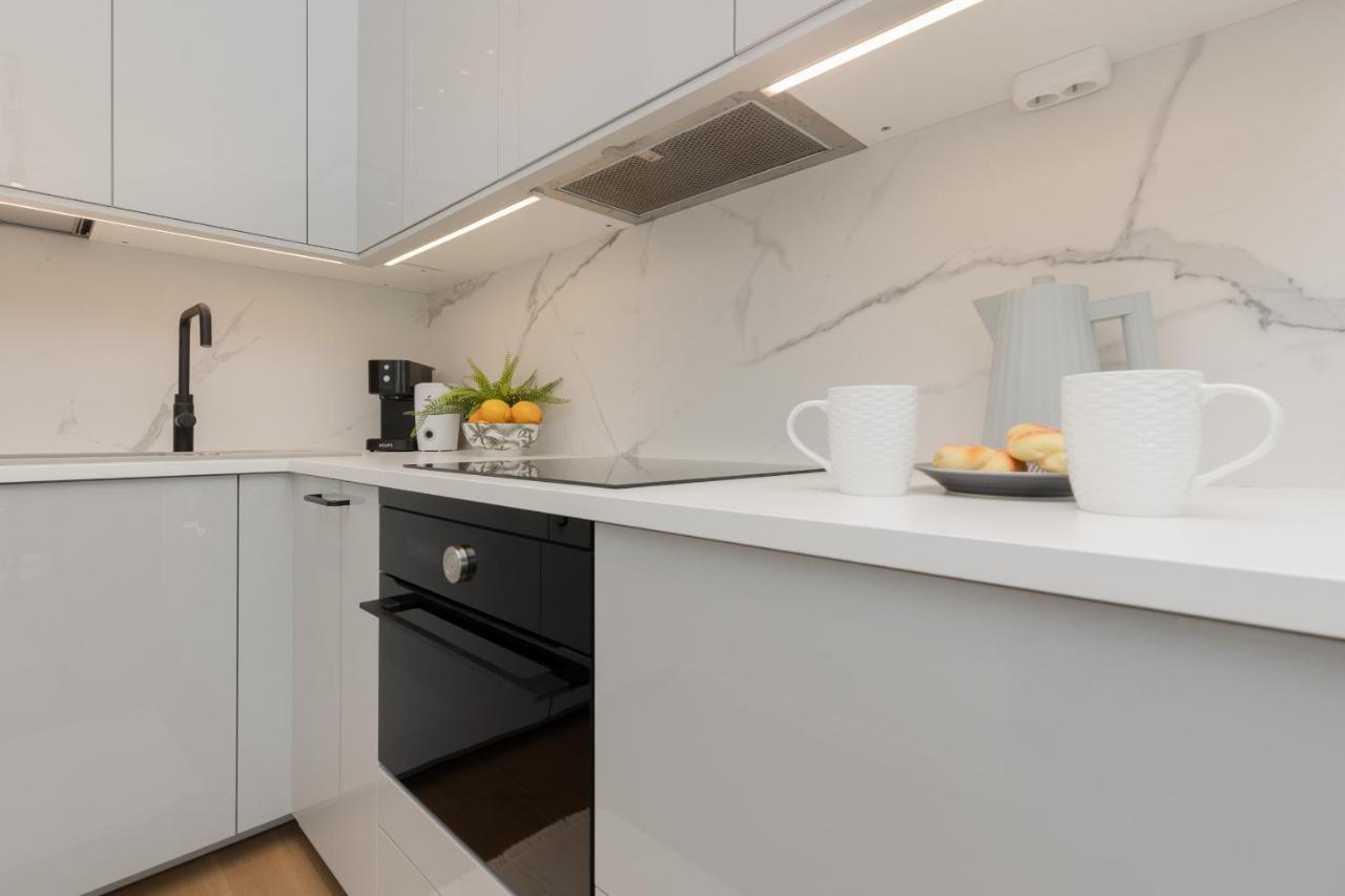 Boutiq Park Elegant With Parking By Renters Apartment