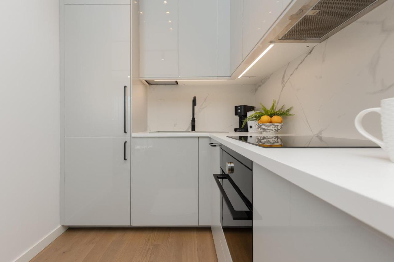 Boutiq Park Elegant With Parking By Renters Warsaw