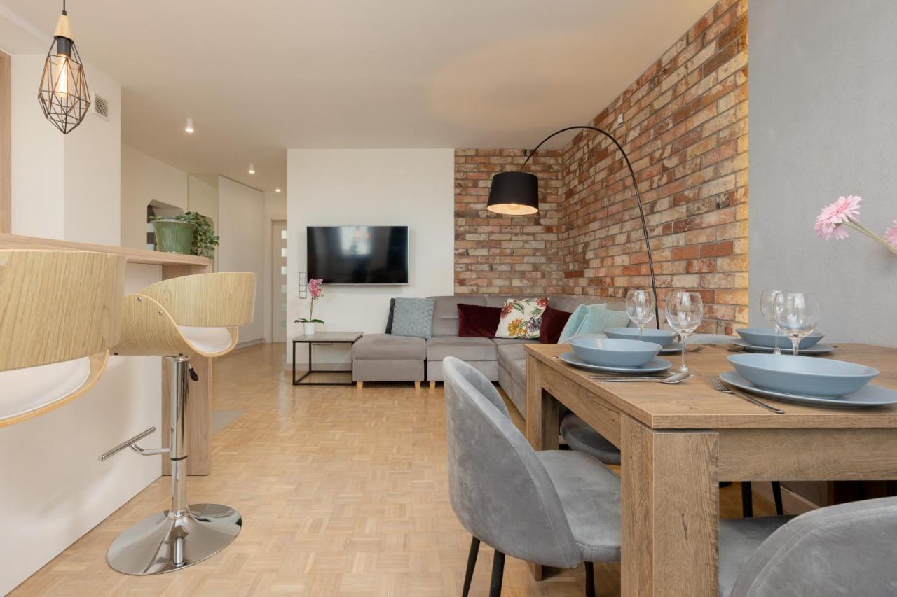 City View With 2 Bedrooms & Ac By Renters