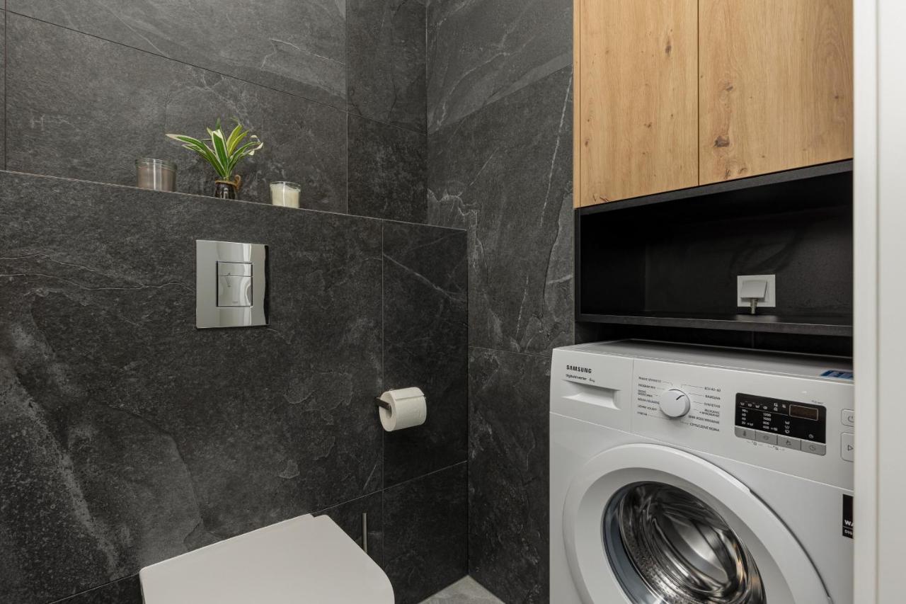 Modern Stalowa 2 Bedrooms & Parking By Renters * Warsaw