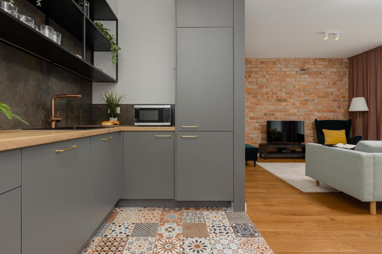 Apartment Modern Stalowa 2 Bedrooms & Parking By Renters