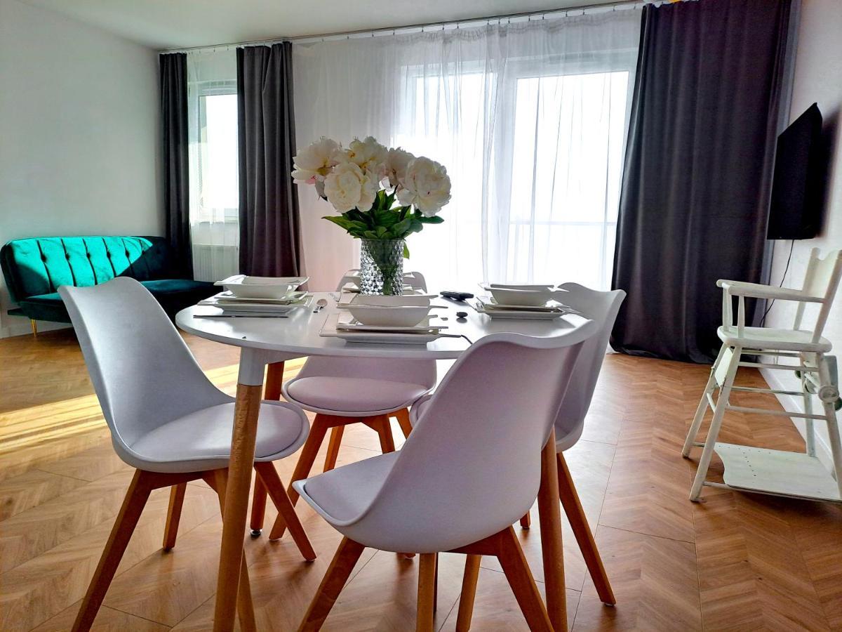 Căn hộ Sunny & Modern 2 Beds Spacious Air-conditioned