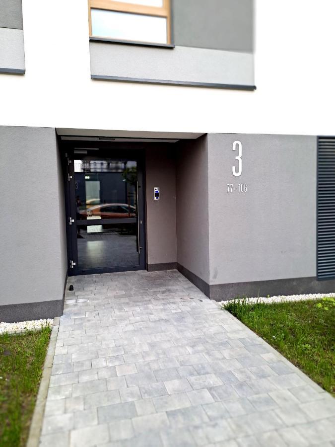 Sunny & Modern 2 Beds Spacious Air-conditioned Warsaw