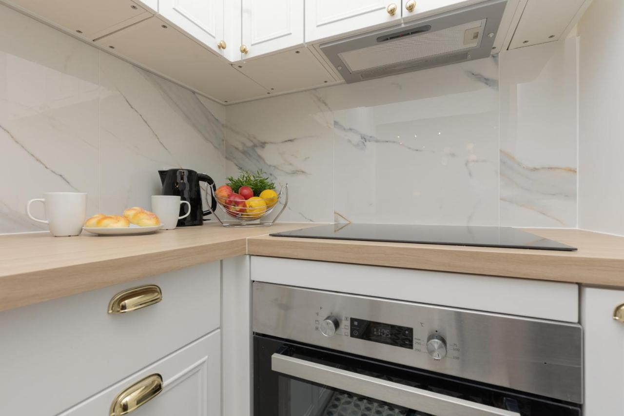 Apartment Pulawska Elegant Mokotow By Renters *