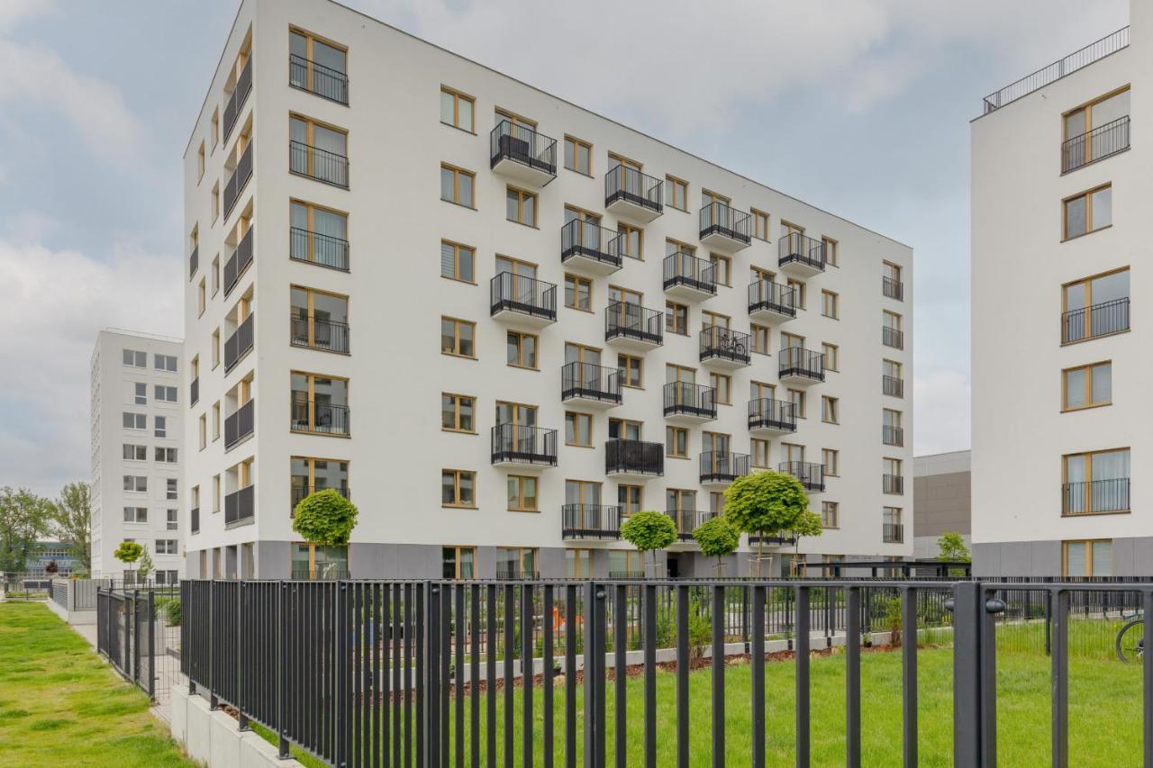 Kotsisa With Parking By Renters * Warschau