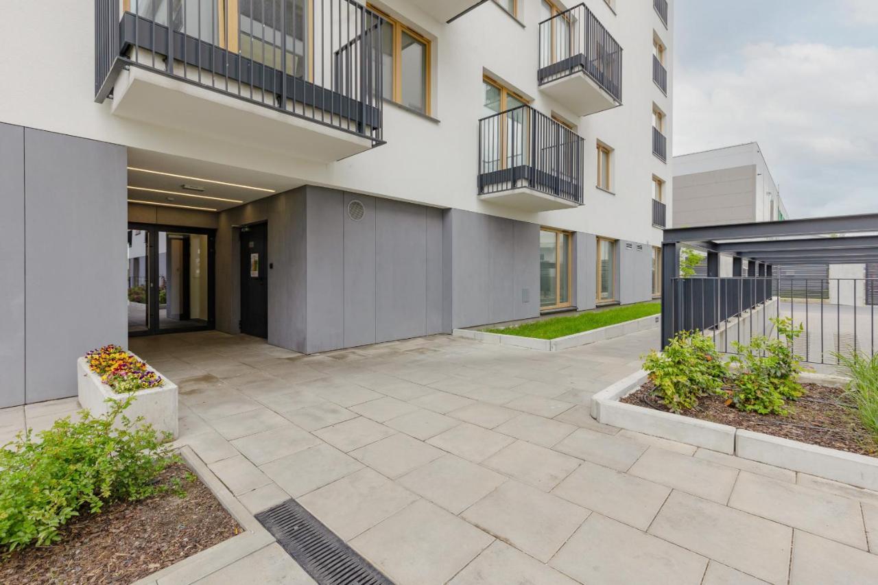 Kotsisa With Parking By Renters * Warschau