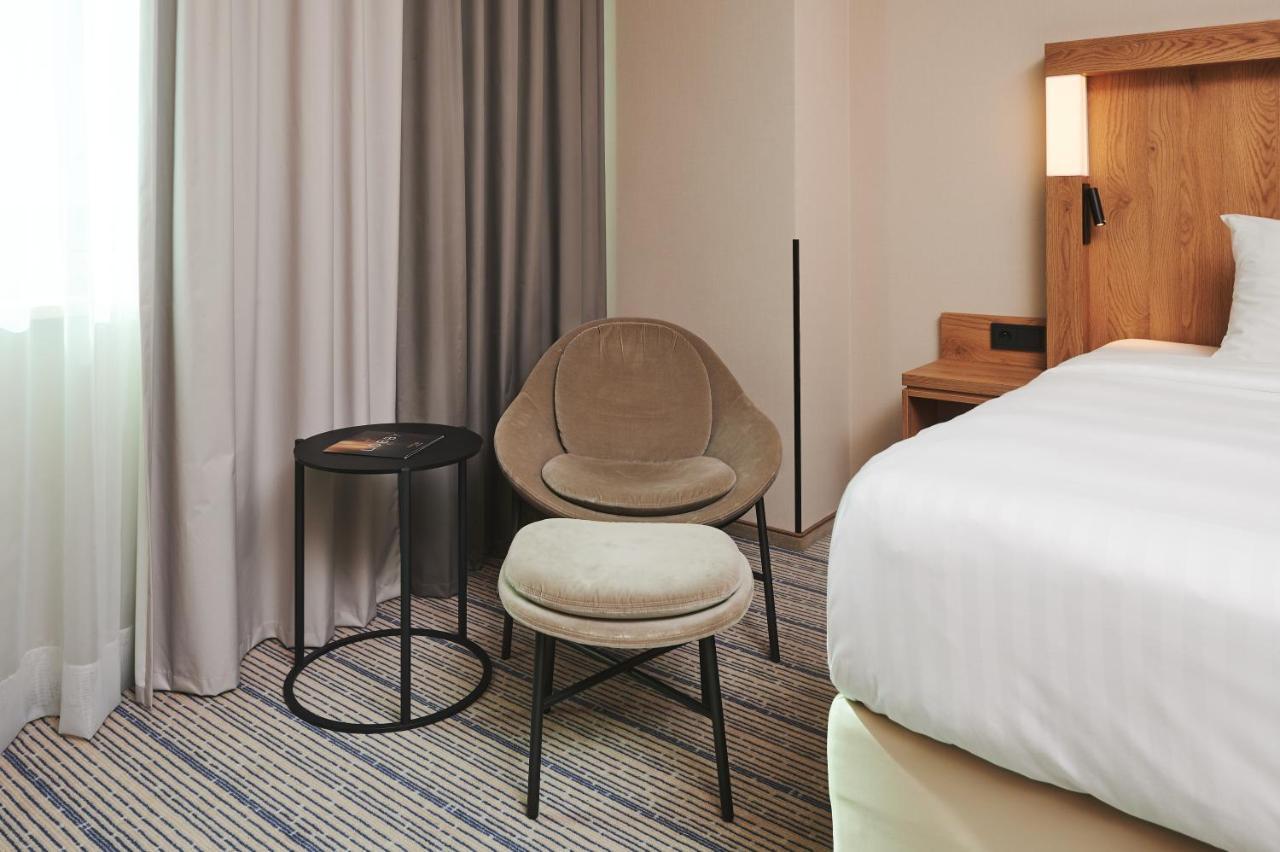 Courtyard By Marriott Airport Hotel 4*