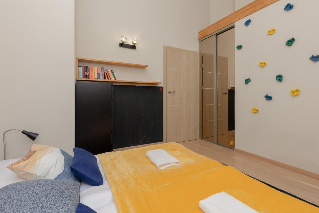 Apartamento Spacious For 8 Guests Near Metro Natolin By Renters