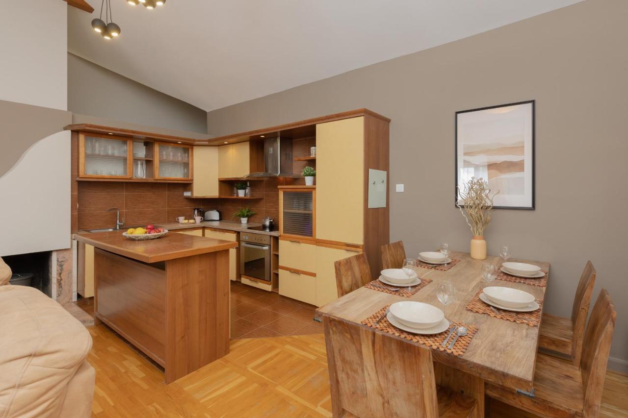 Spacious For 8 Guests Near Metro Natolin By Renters Apartamento Varsóvia