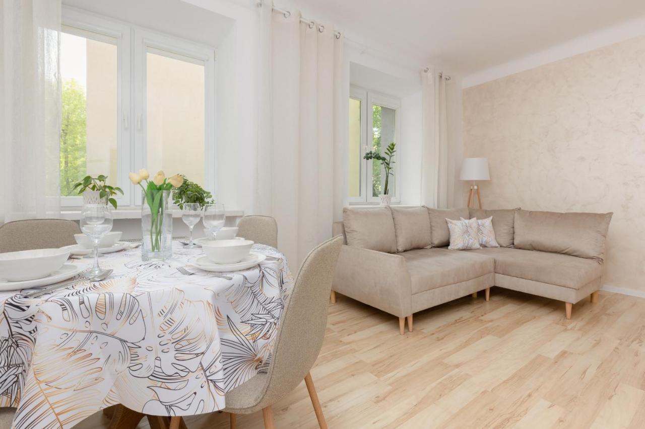 Bright Wola Near Metro Station By Renters