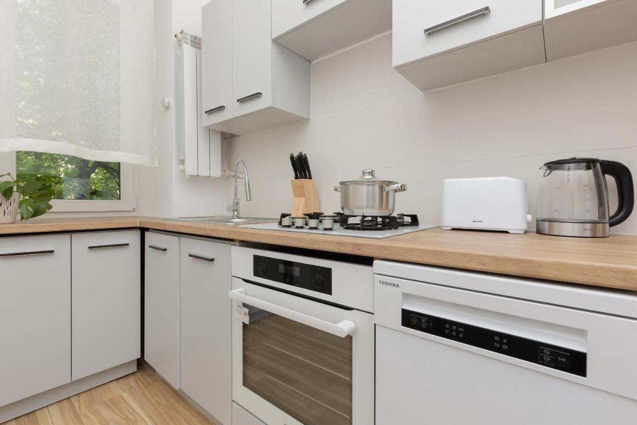 Bright Wola Near Metro Station By Renters