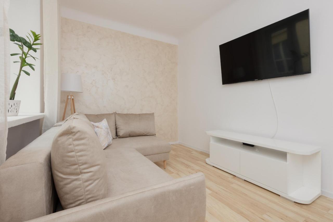 Bright Wola Near Metro Station By Renters