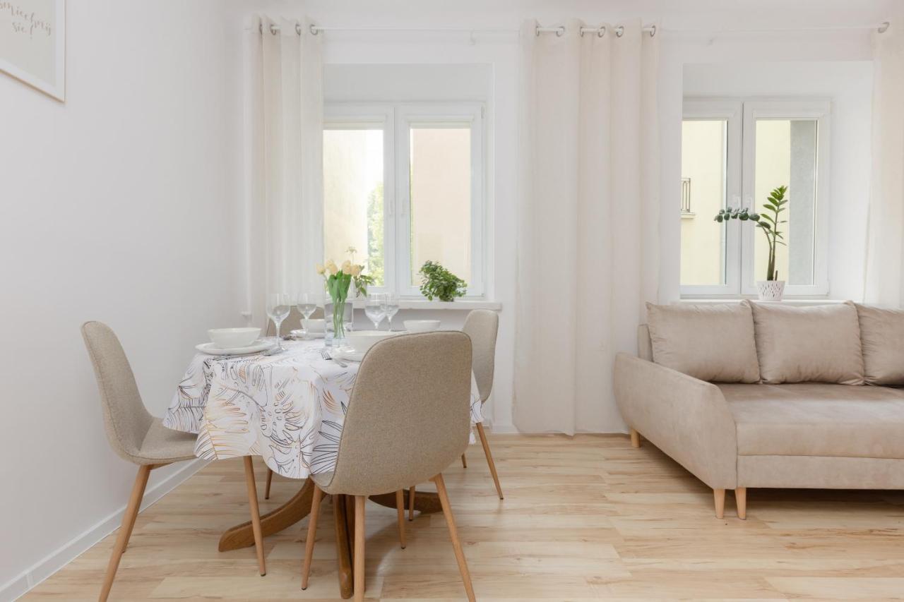 Bright Wola Near Metro Station By Renters