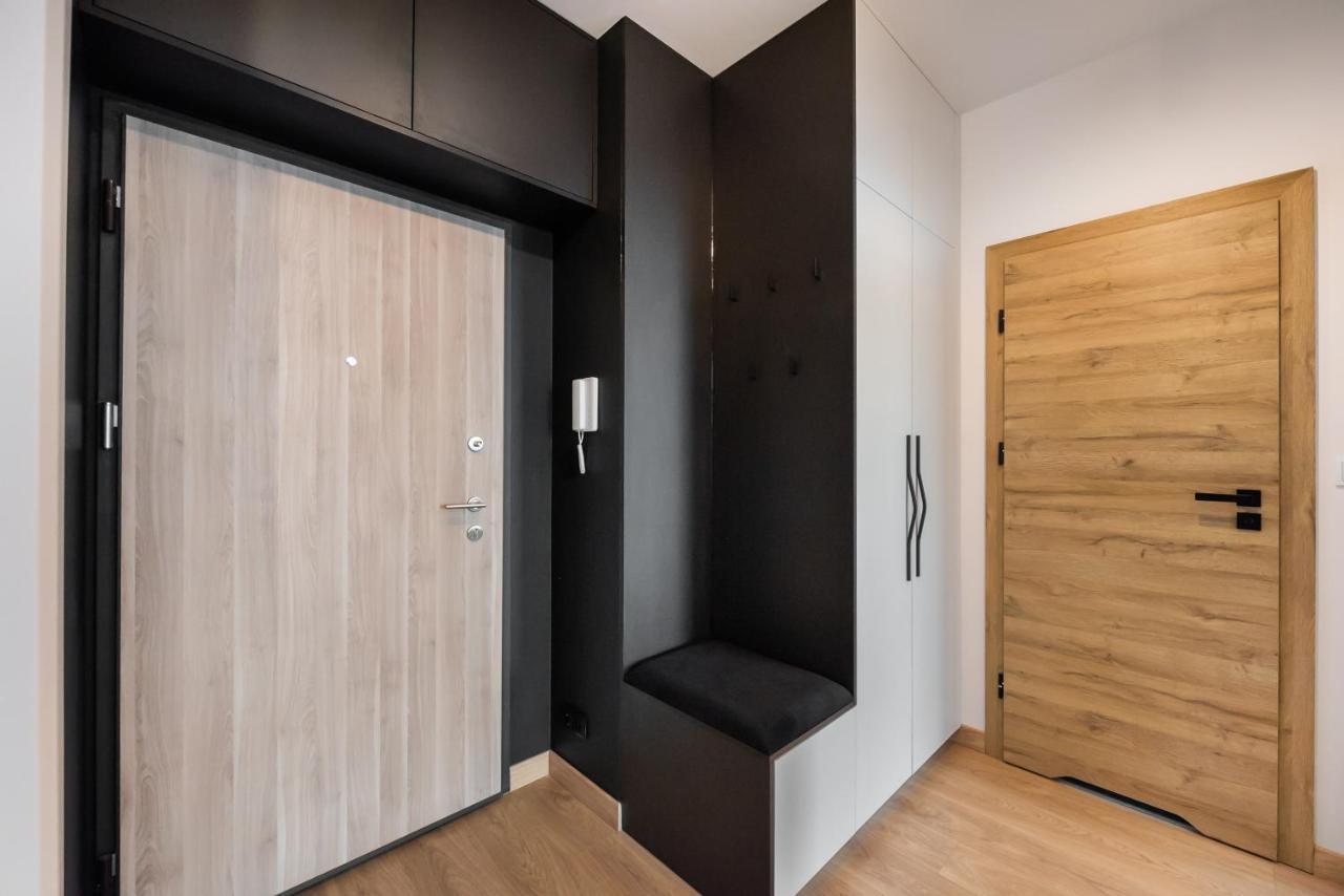 Apartment Wola Skwer Sunny