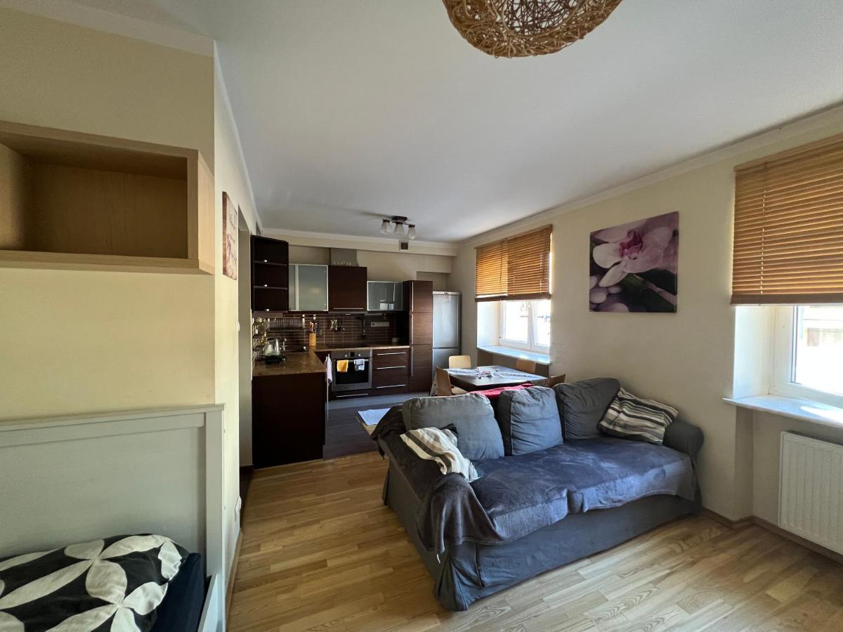 Entire Studio Flat Apartment *