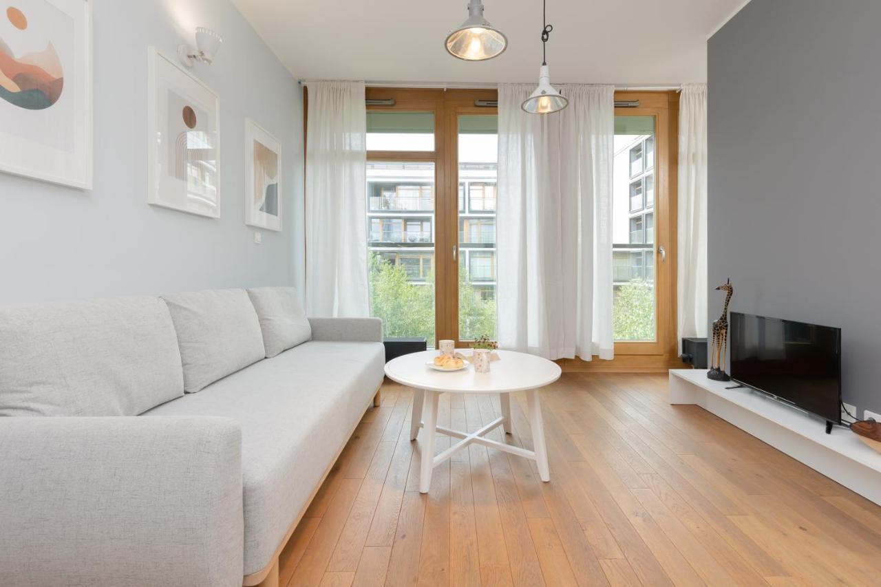 Apartment Cozy & Sunny For 4 Guests Kolejowa By Renters