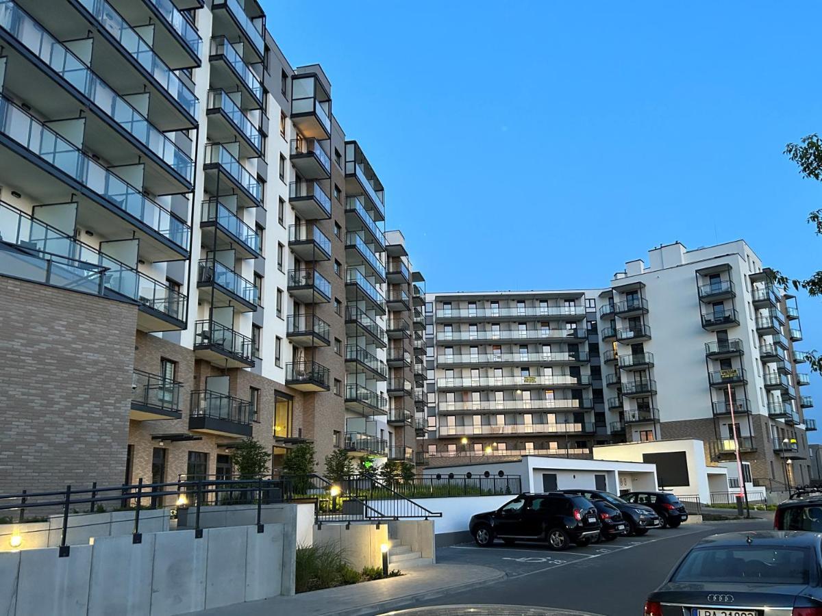 55 Modern Apartment *