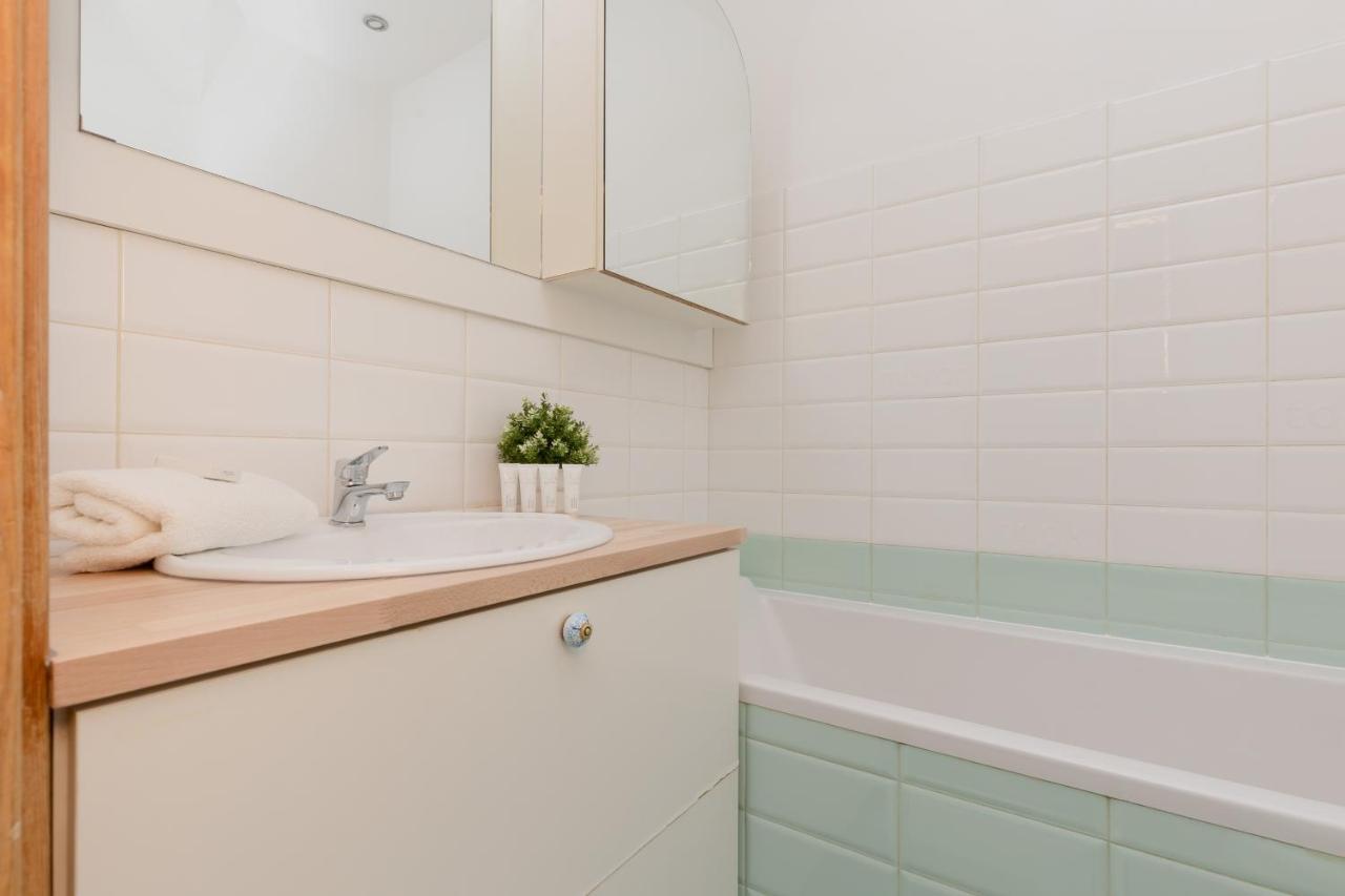 City Centre Sniadeckich Near Metro Station By Renters Apartment Warsaw