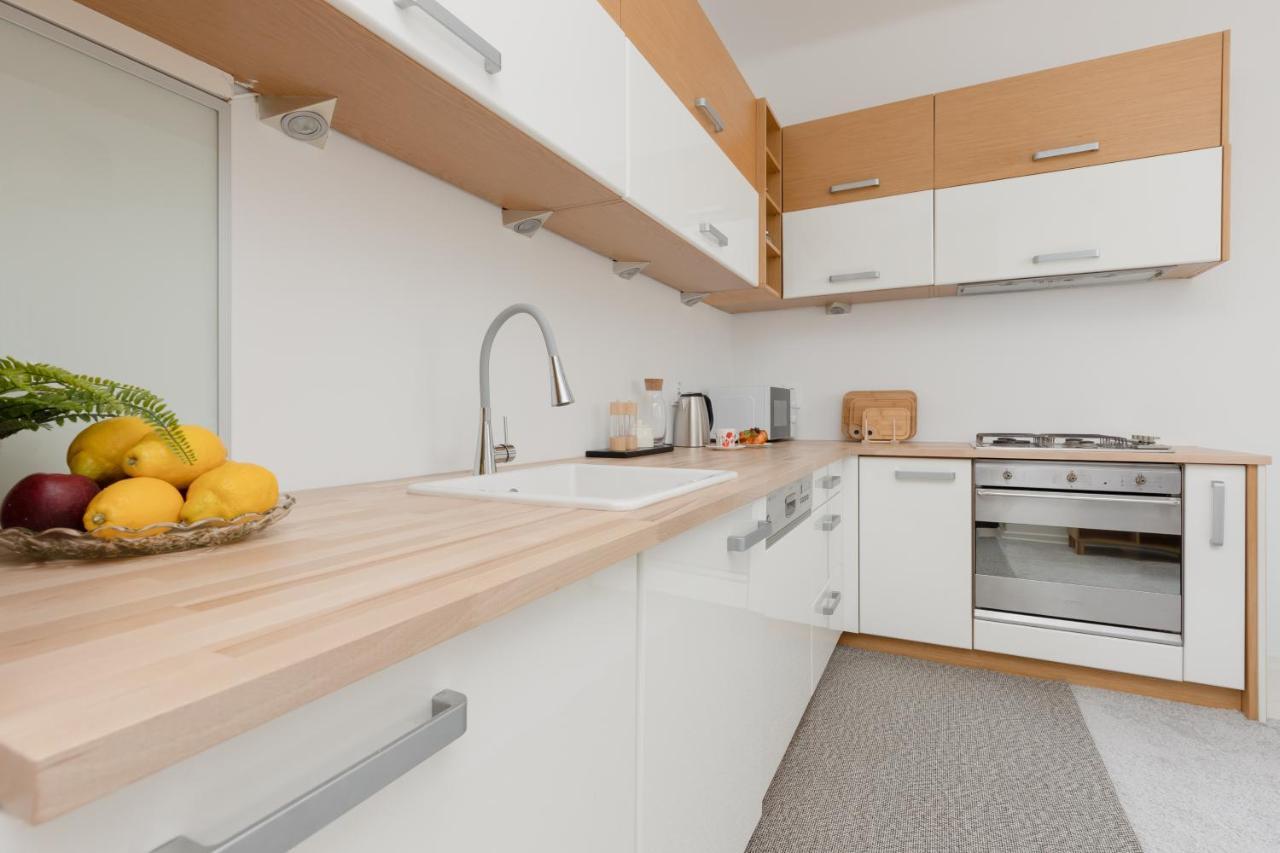 City Centre Sniadeckich Near Metro Station By Renters Apartment Warsaw