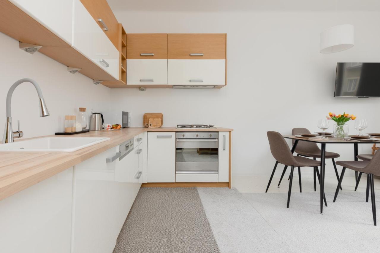 City Centre Sniadeckich Near Metro Station By Renters Apartment Warsaw