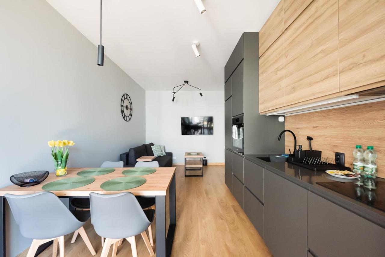 Apartment Wola Skwer Happy *