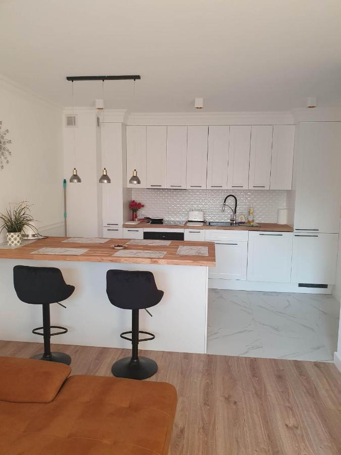 3 Pokojowy Lub W Mieszkaniu W Nowym Bloku Homestay Warsaw