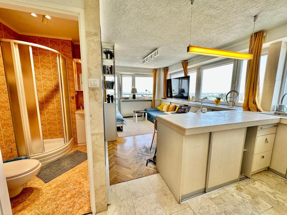 Apartment Sun Clima/ac Metro X2 Fast Wifi 500 Mbs 70'tv Netflix Appletv Hbo *