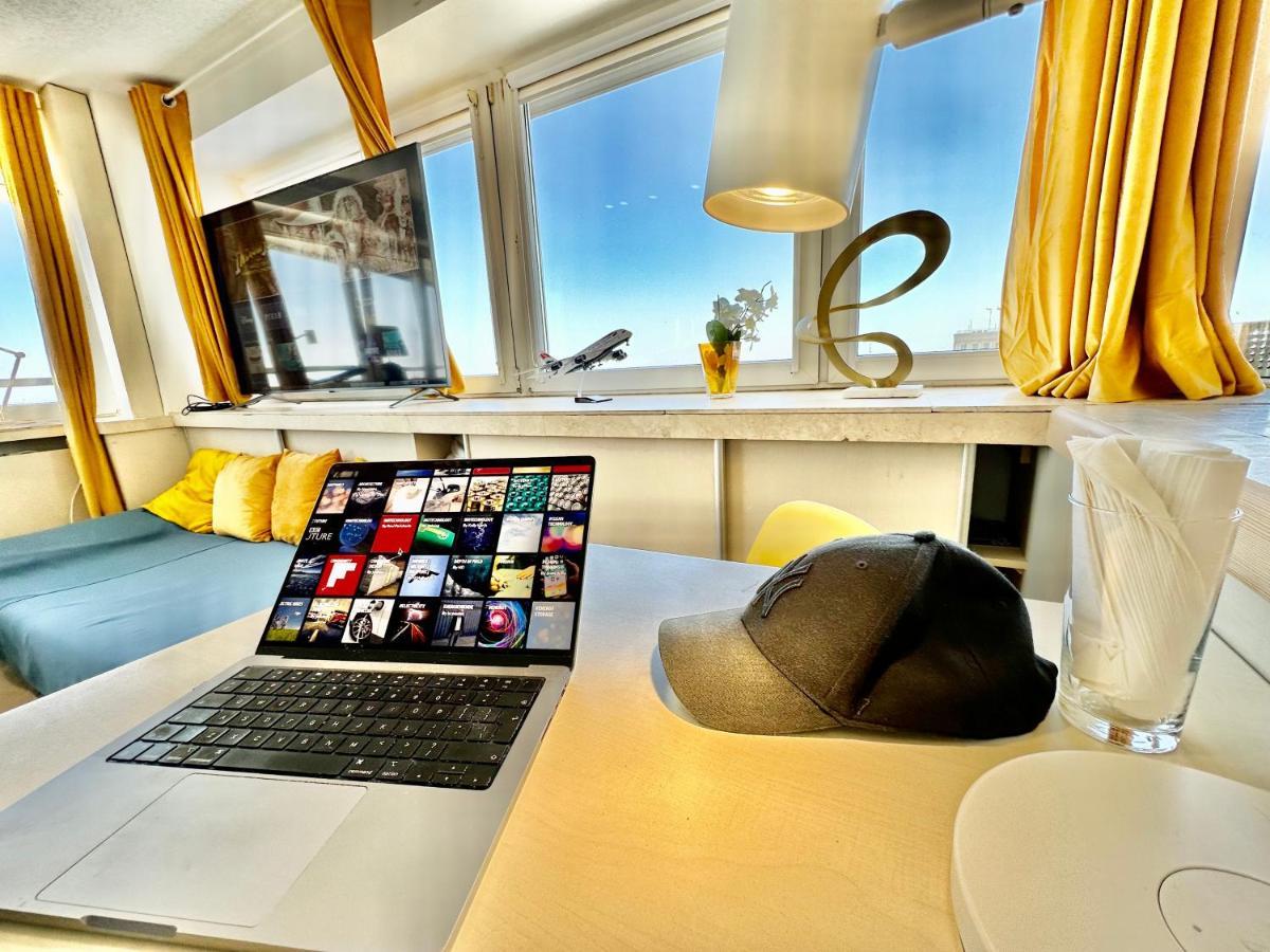 Apartment Sun Clima/ac Metro X2 Fast Wifi 500 Mbs 70'tv Netflix Appletv Hbo