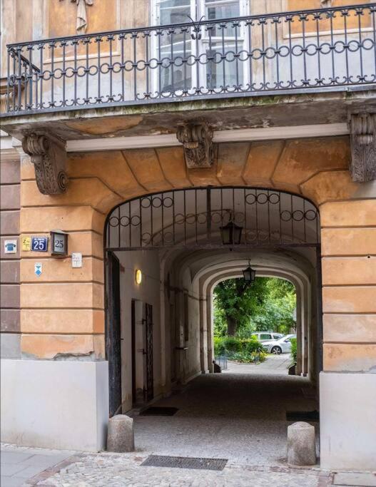 Freta 25, Old Town Warszawa