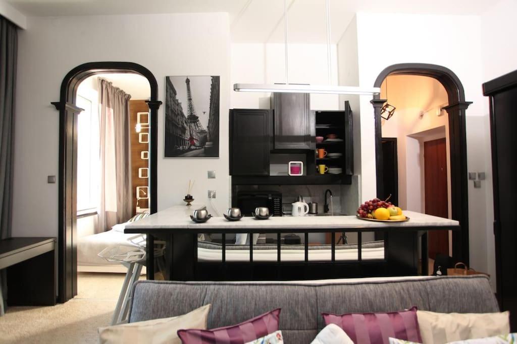 Emilii Plater 36, Centrum