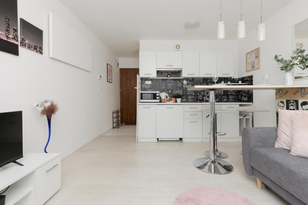 Affordable Underground Near Pge Narodowy By Renters Căn hộ Warsaw