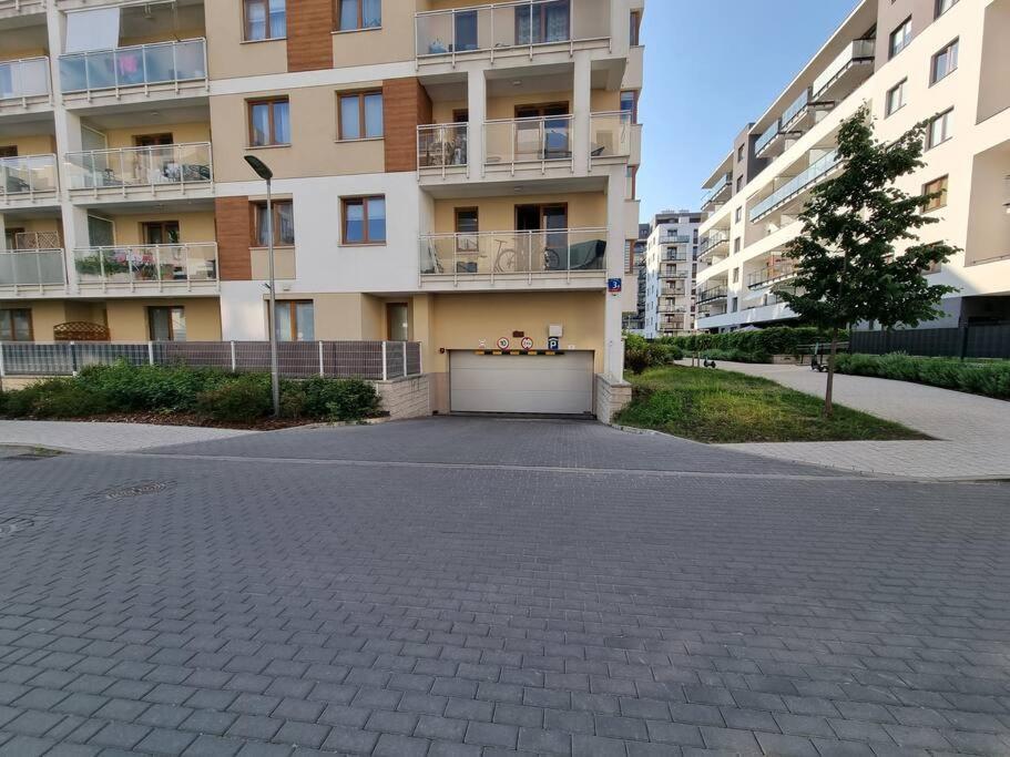 King-size Bed With Garden Apartment
