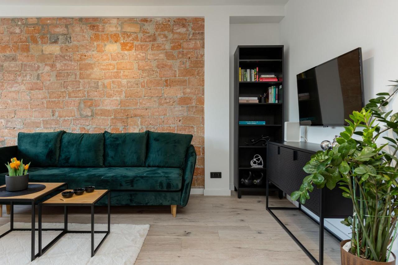 Grojecka Studio For 3 Guests With Balcony By Renters * Warschau