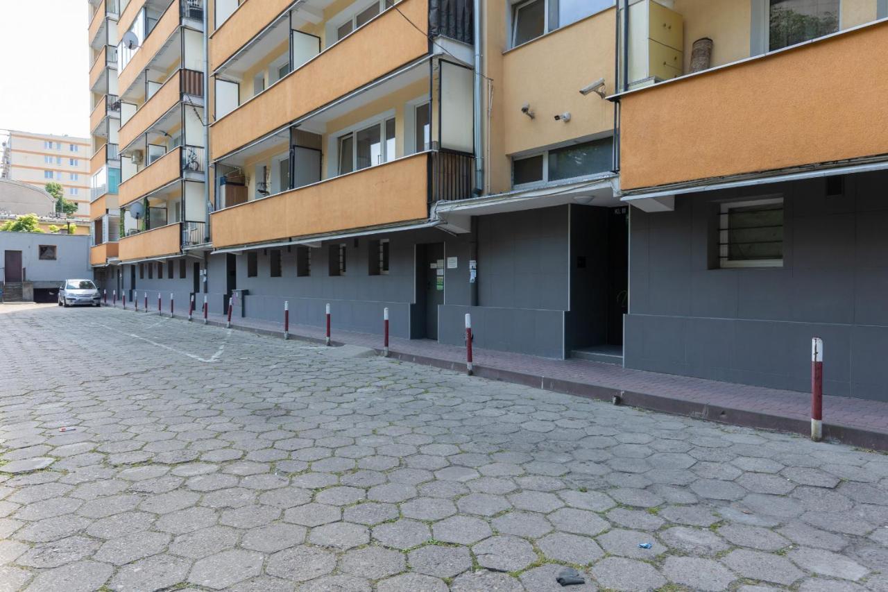 Grojecka Studio For 3 Guests With Balcony By Renters Warschau