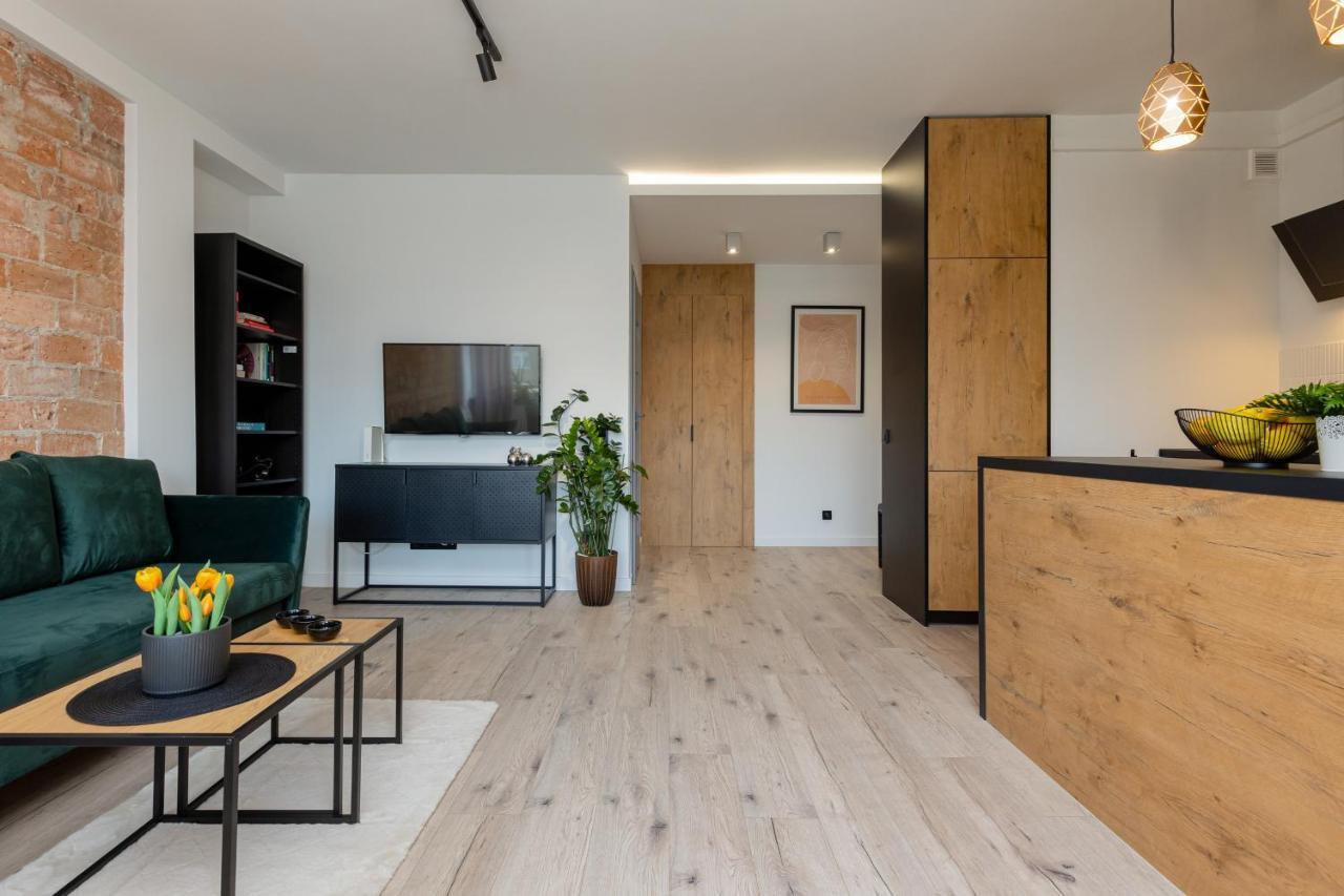 Grojecka Studio For 3 Guests With Balcony By Renters *