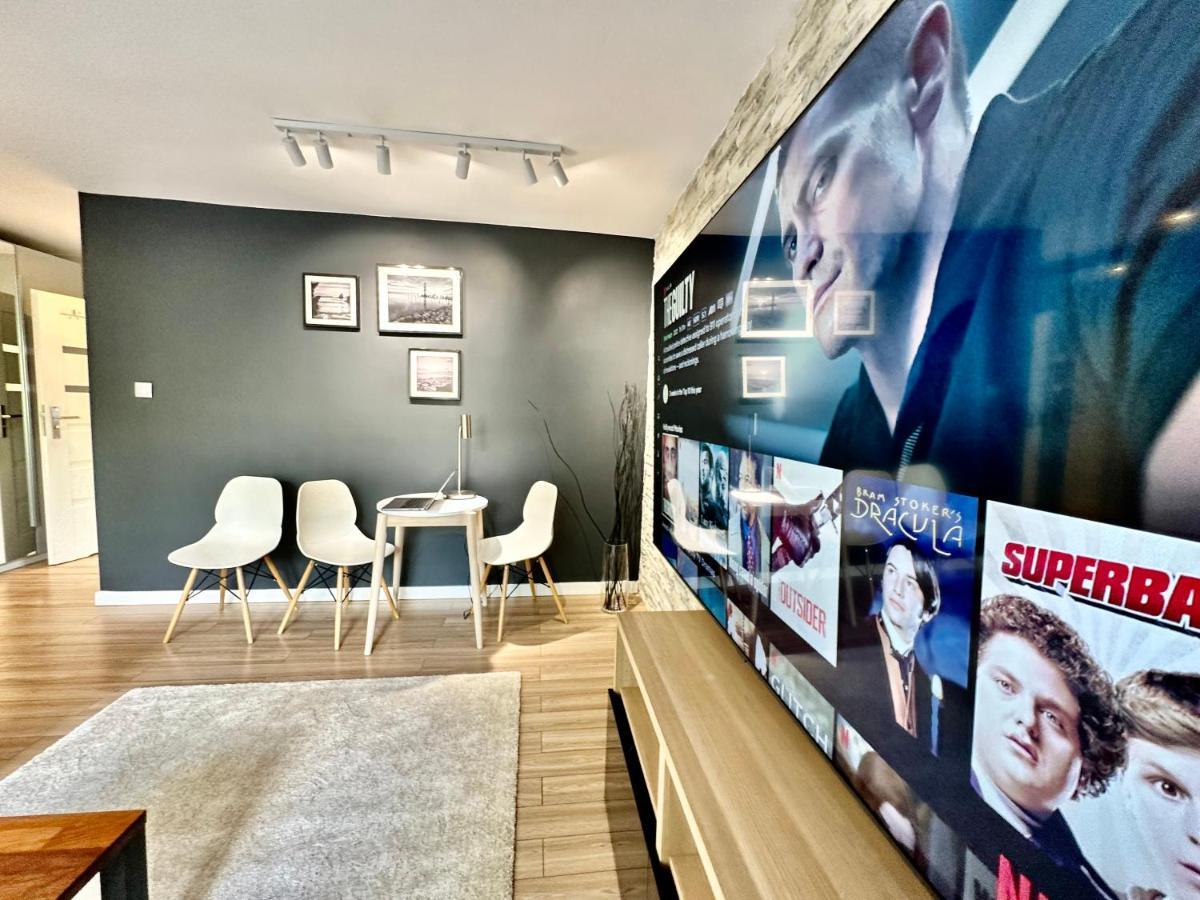 Apartment Neon 3 Silence Metro Wifi 85'tv Netflix Hbo