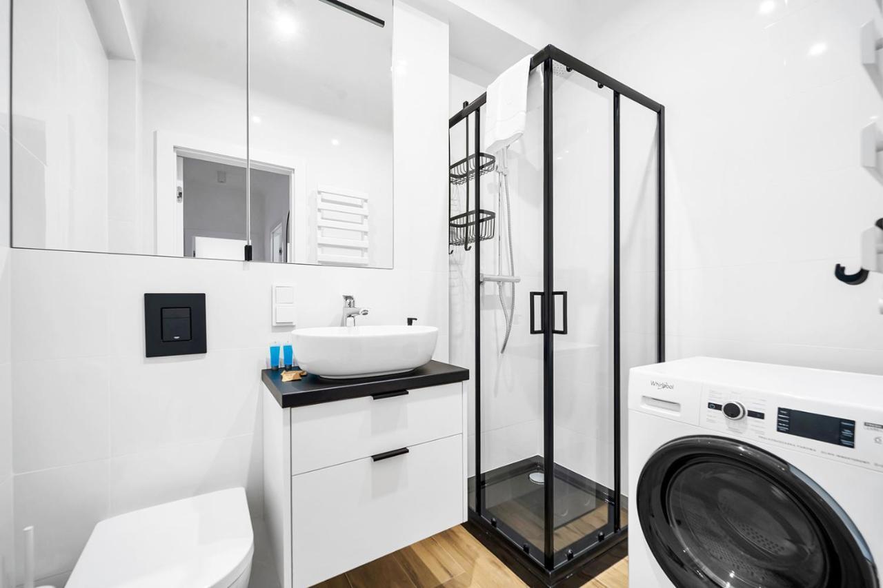 Dzielna Standard Apartment Warsaw
