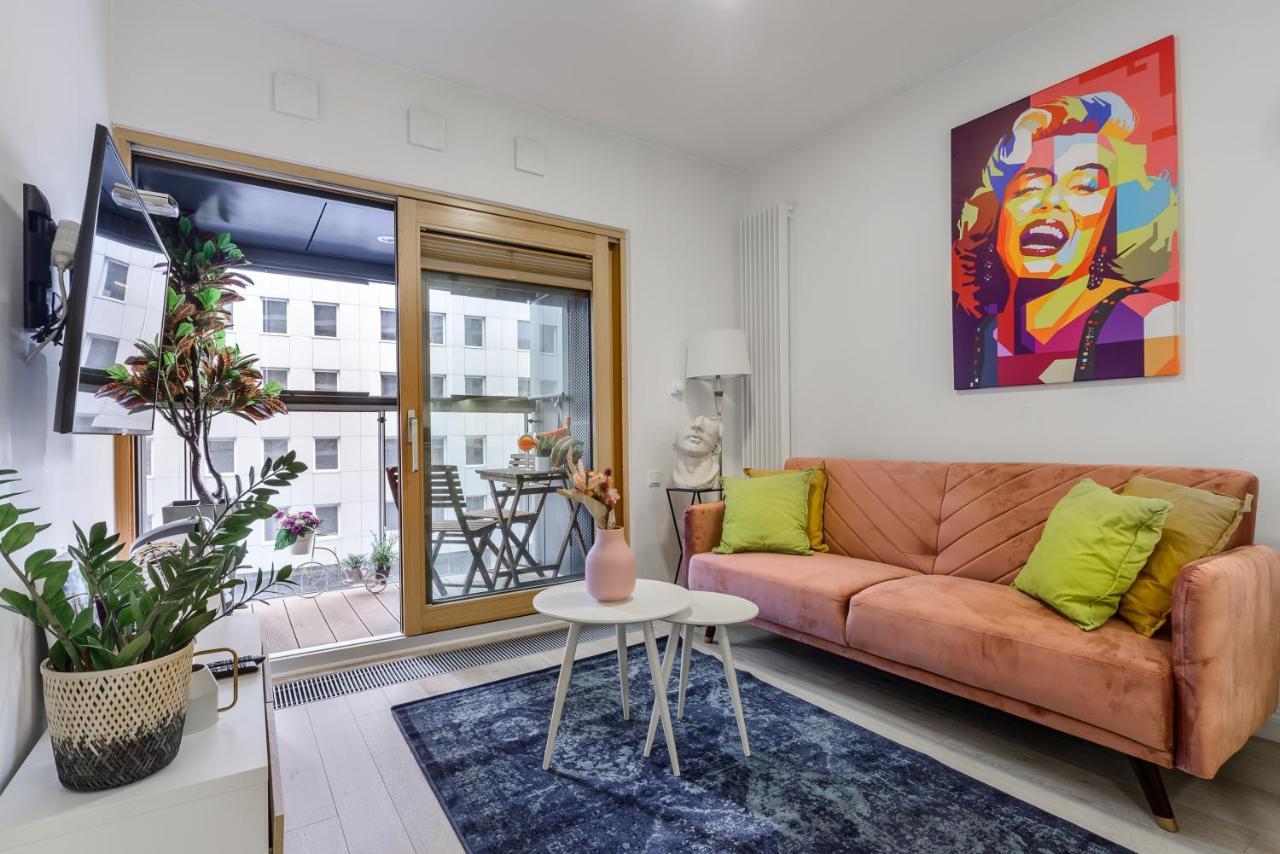 Hotel apartamentowy Lumina Luxury In Mennica Warszawa