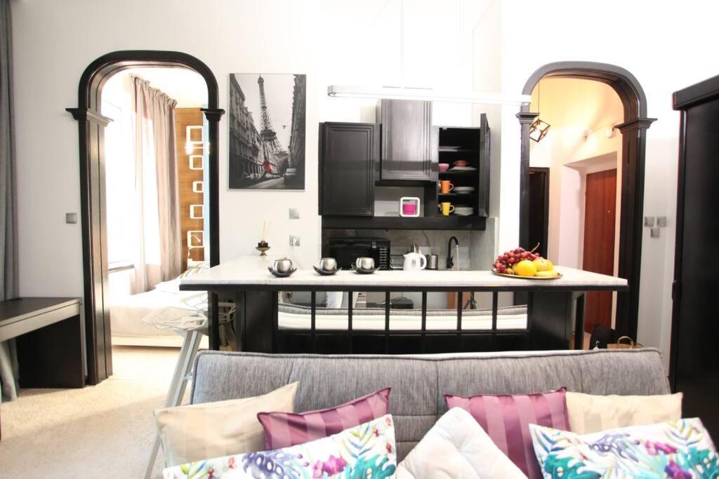 Emilii Plater 36, Centrum Apartament Warszawa